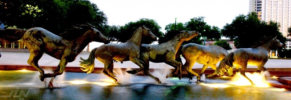 Mustangs-By-Robert-Glen-Las-Colinas-Texas-USA